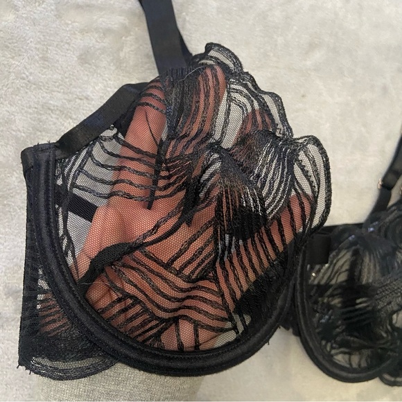 New! Bluebella Calla Black Embroidered Sheer Cutout Lingerie Bra 10539 - Picture 5 of 9